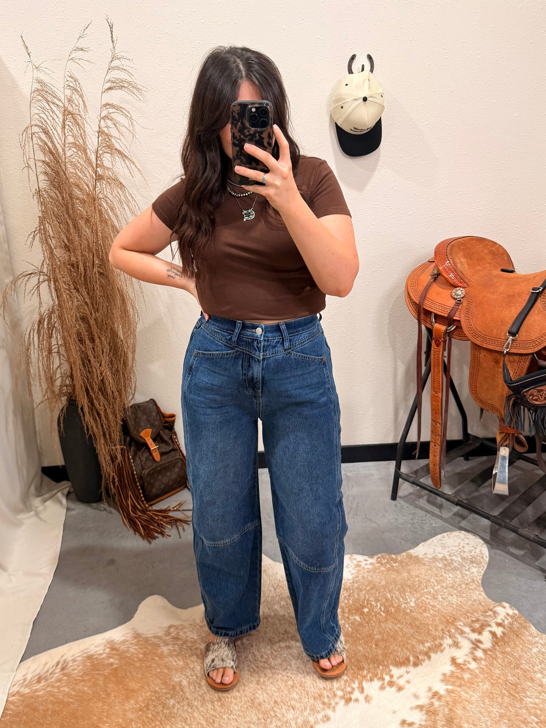 Saige: Carpenter Cropped Barrel Jean
