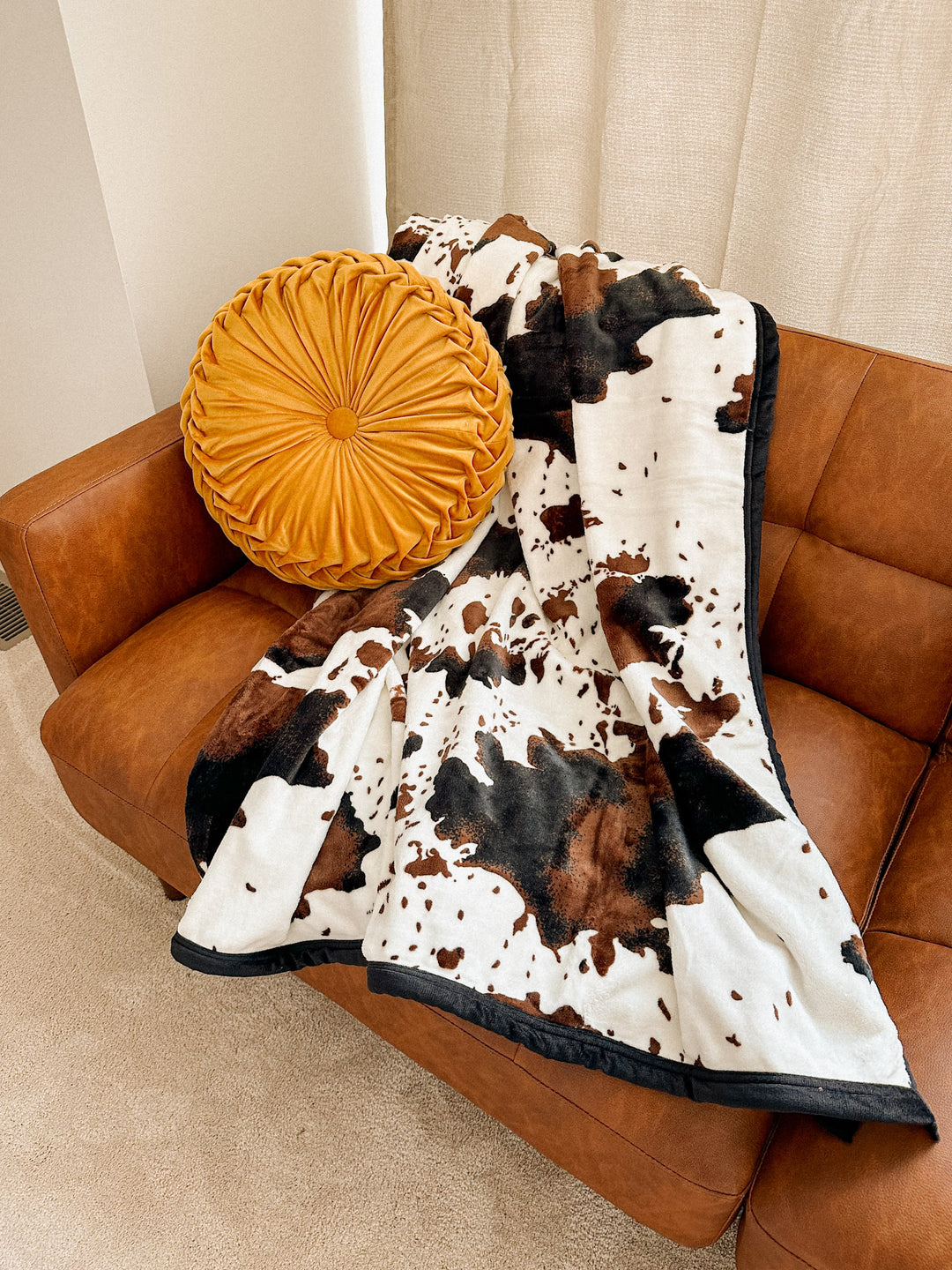 Cowhide Throw Blanket: Black/Brown