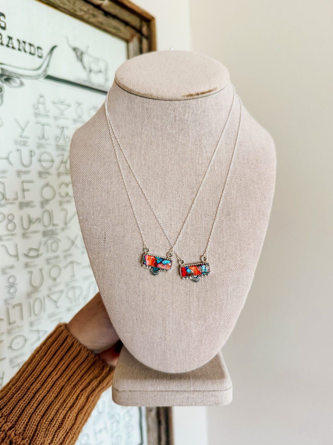 Crest Dahlia Bar Necklace