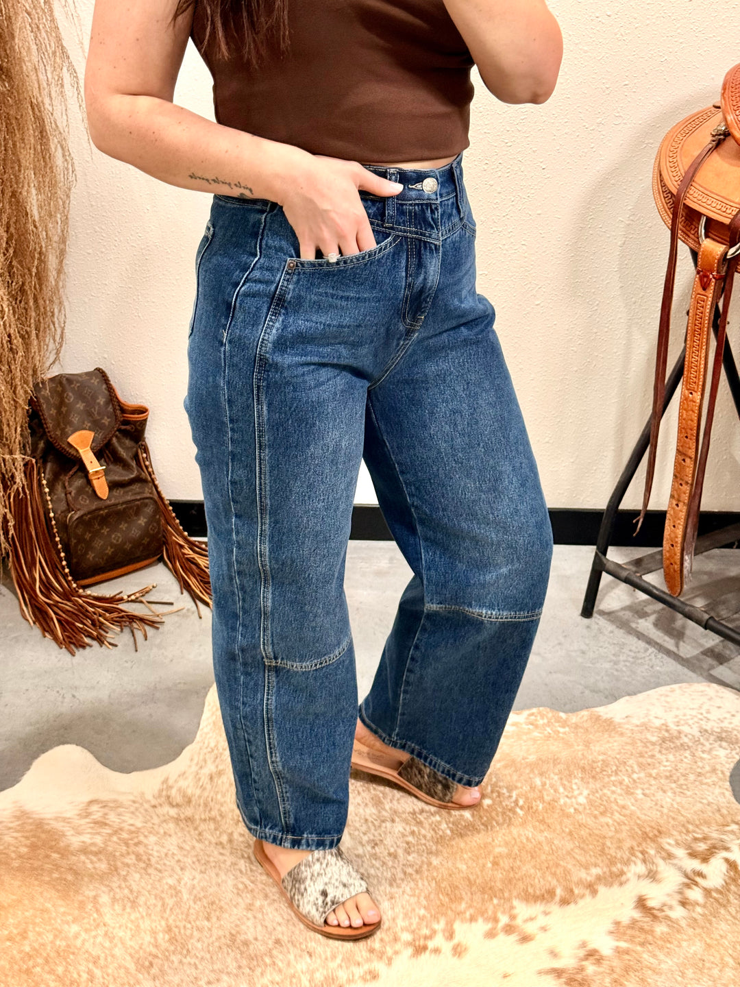 Saige: Carpenter Cropped Barrel Jean