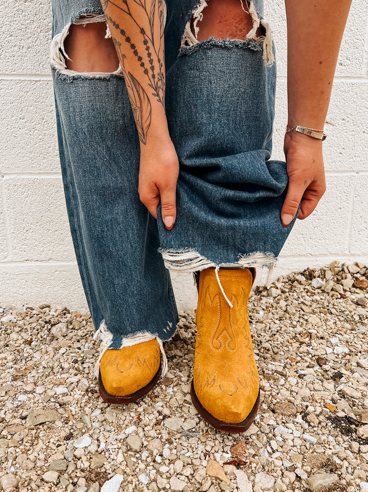 Ariat: Dixon Western Booties: Gilded Suede