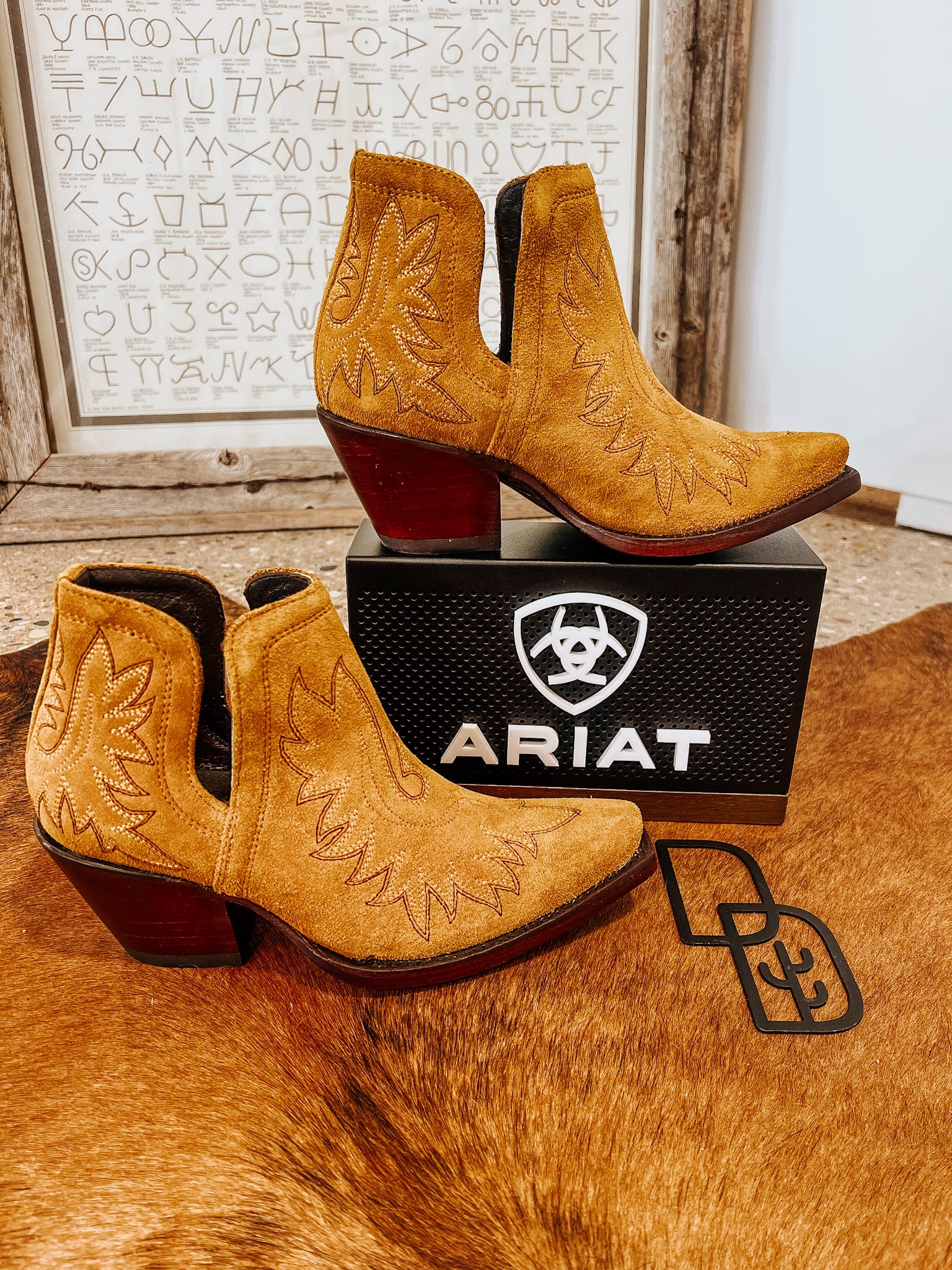 Ariat store dixon gold