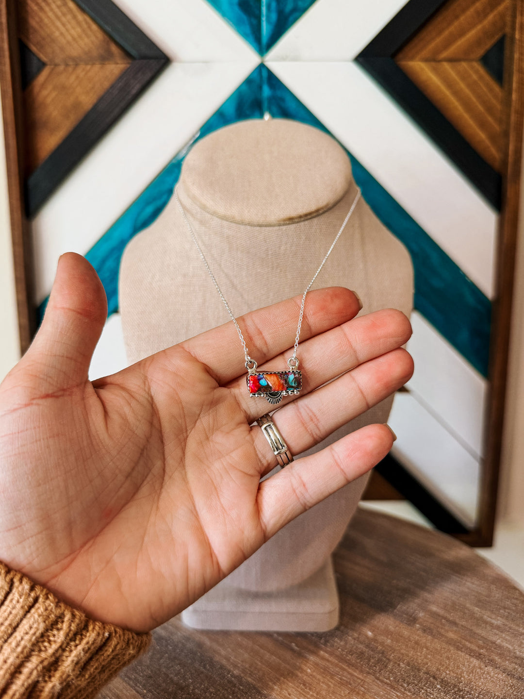 Crest Dahlia Bar Necklace