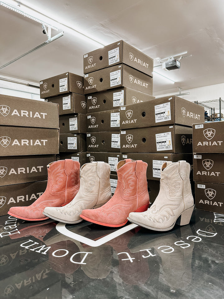 Ariat: Chandler Boot Suede Pink