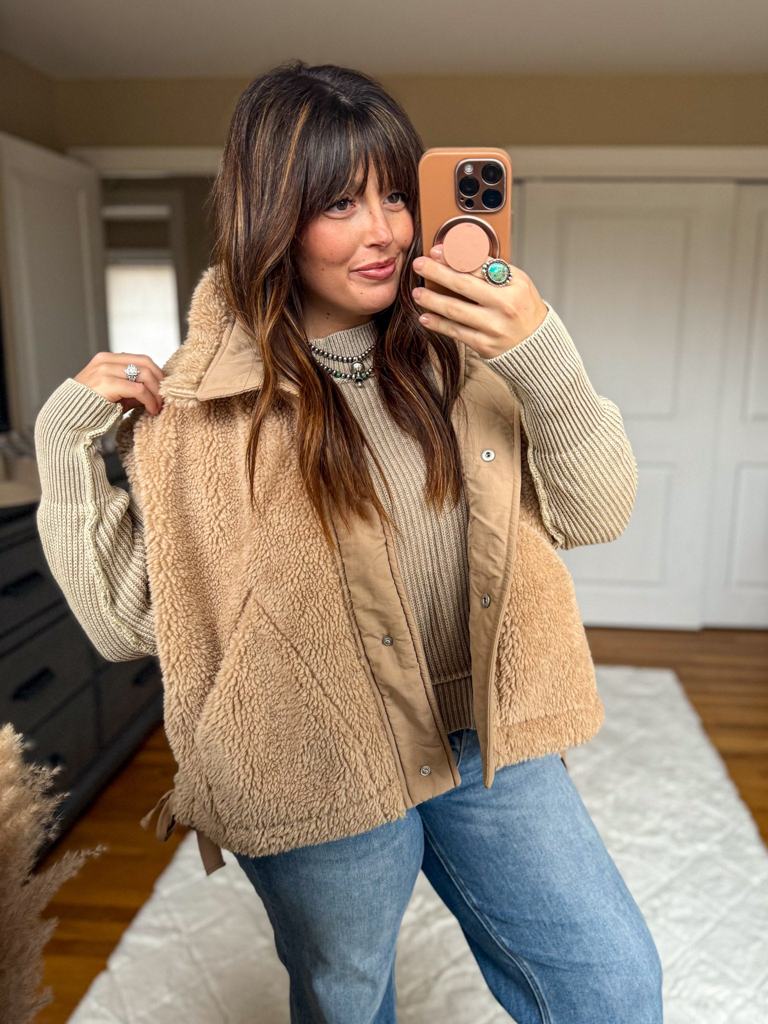 Cozy Sherpa Vest: Beige – Desert Down