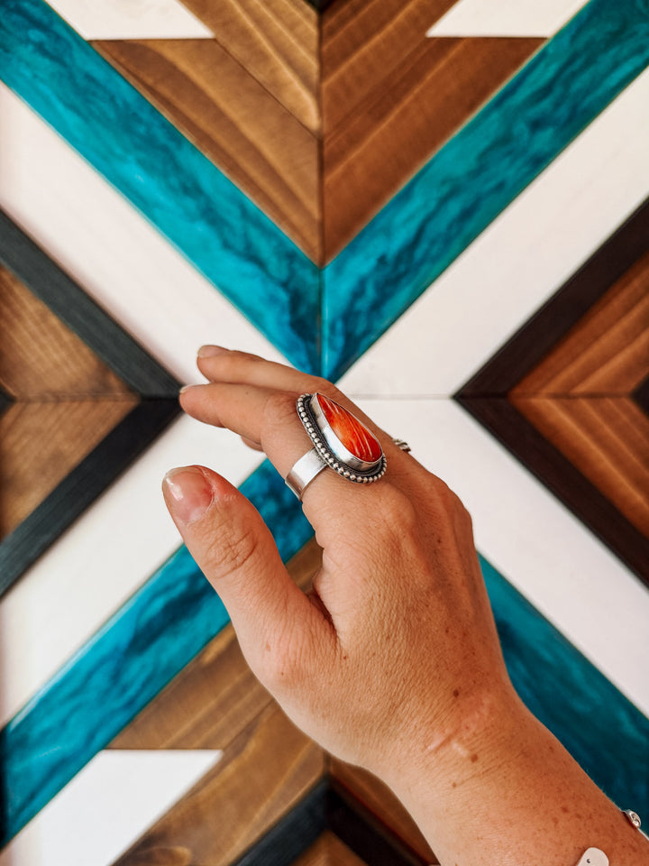 Antionette Spiny Oyster Adjustable Ring