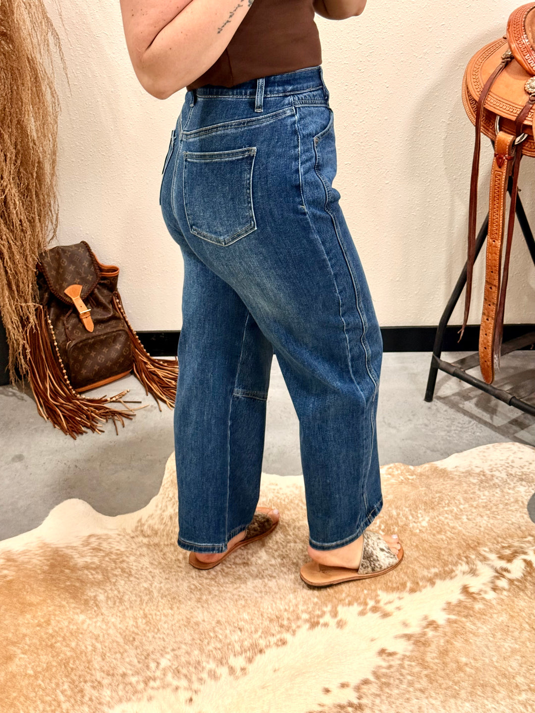 Saige: Carpenter Cropped Barrel Jean