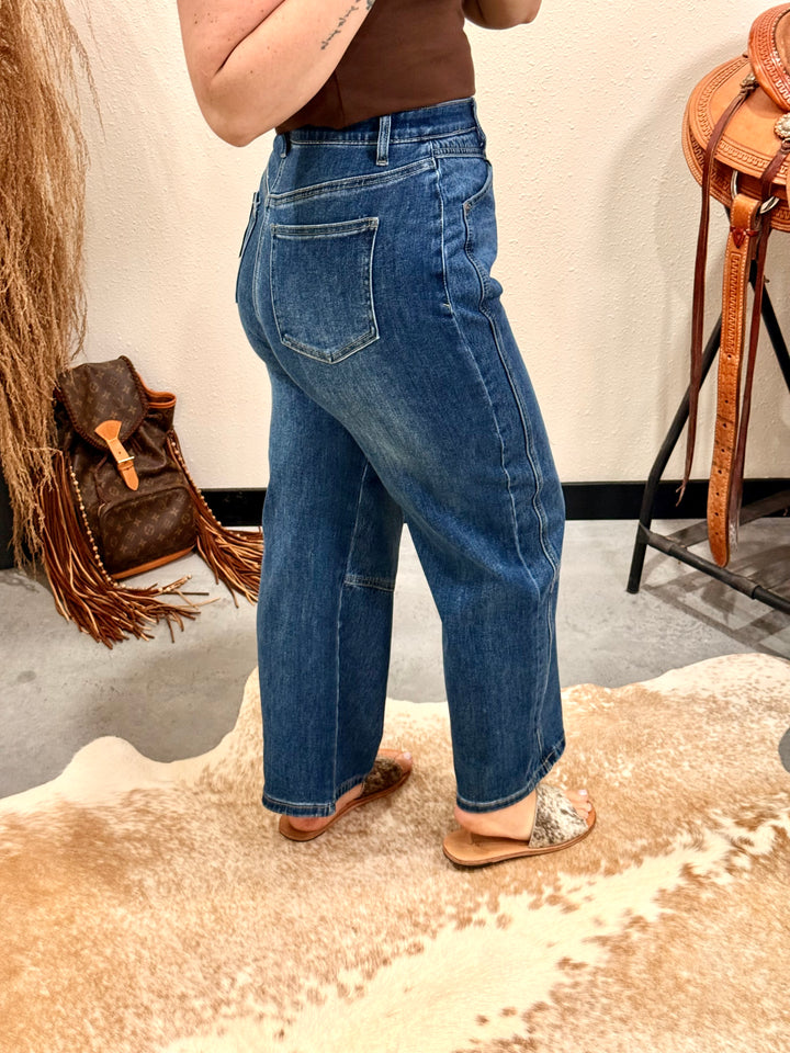 Saige: Carpenter Cropped Barrel Jean