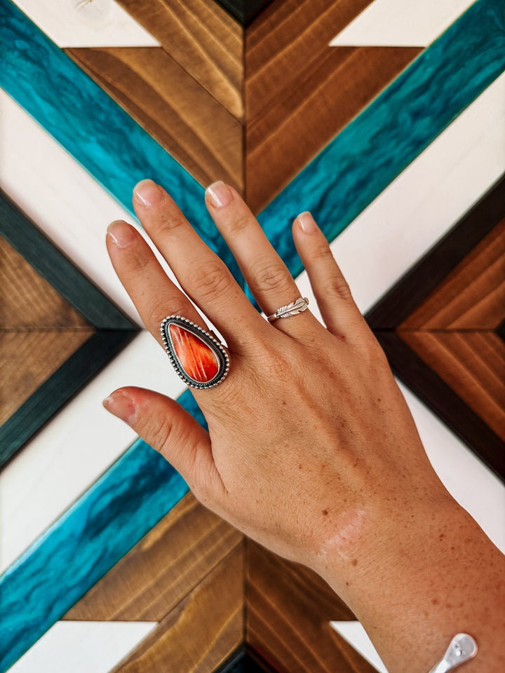 Antionette Spiny Oyster Adjustable Ring