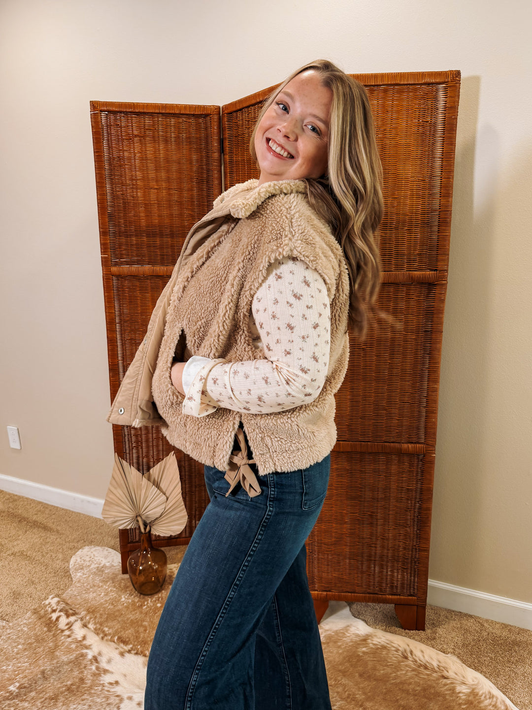 Cozy Sherpa Vest: Beige