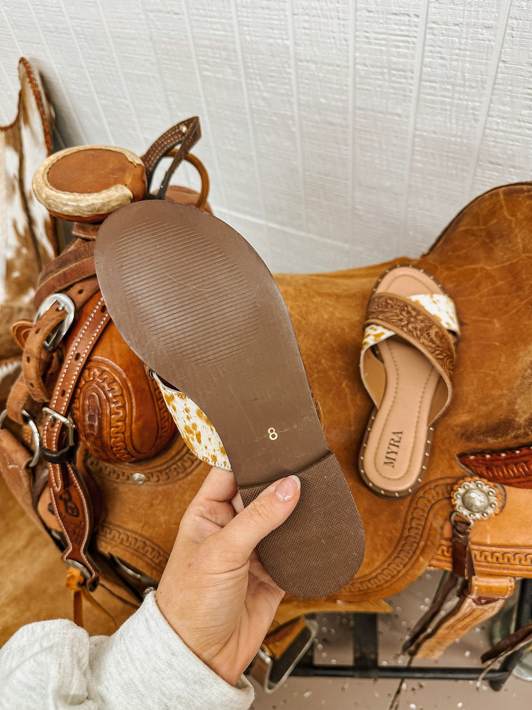 Oakley Cowhide Sandals: Tan