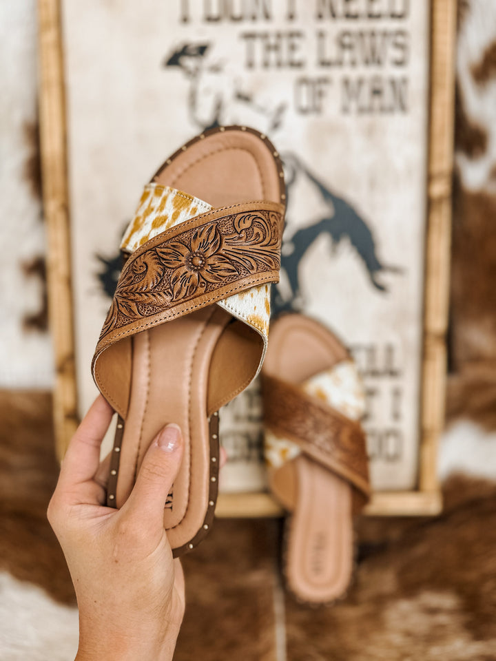 Oakley Cowhide Sandals: Tan