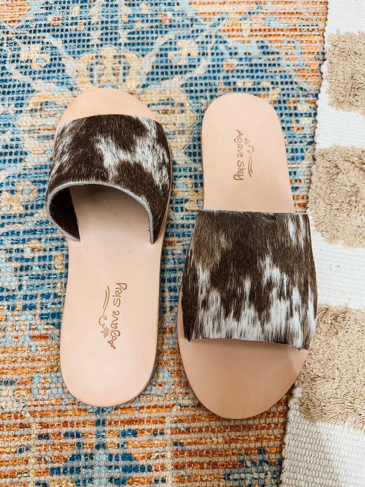 Agave Sky Cowhide Sandals: Chocolate