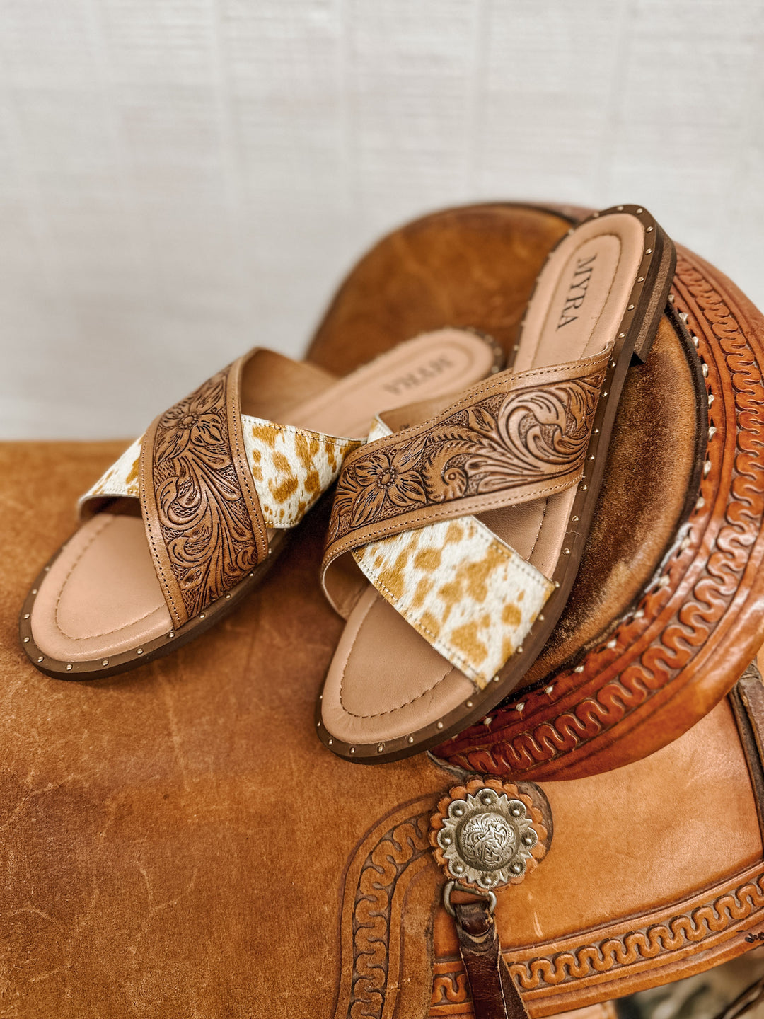 Oakley Cowhide Sandals: Tan