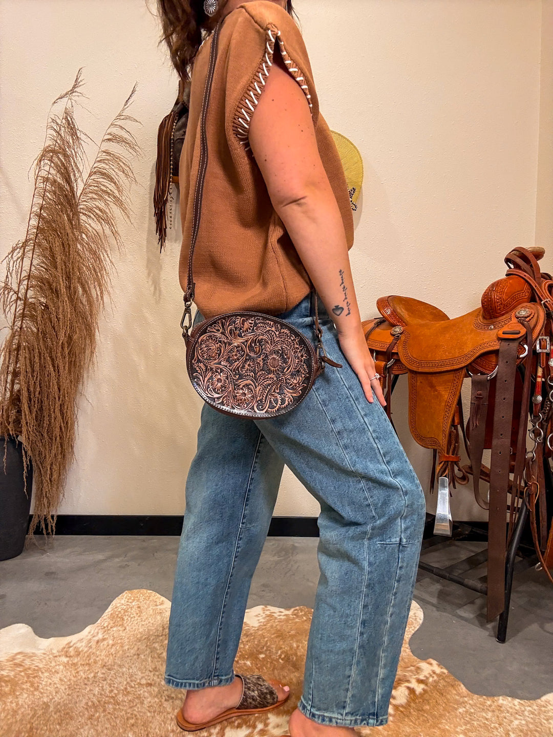 Discy Round Tooled Bag