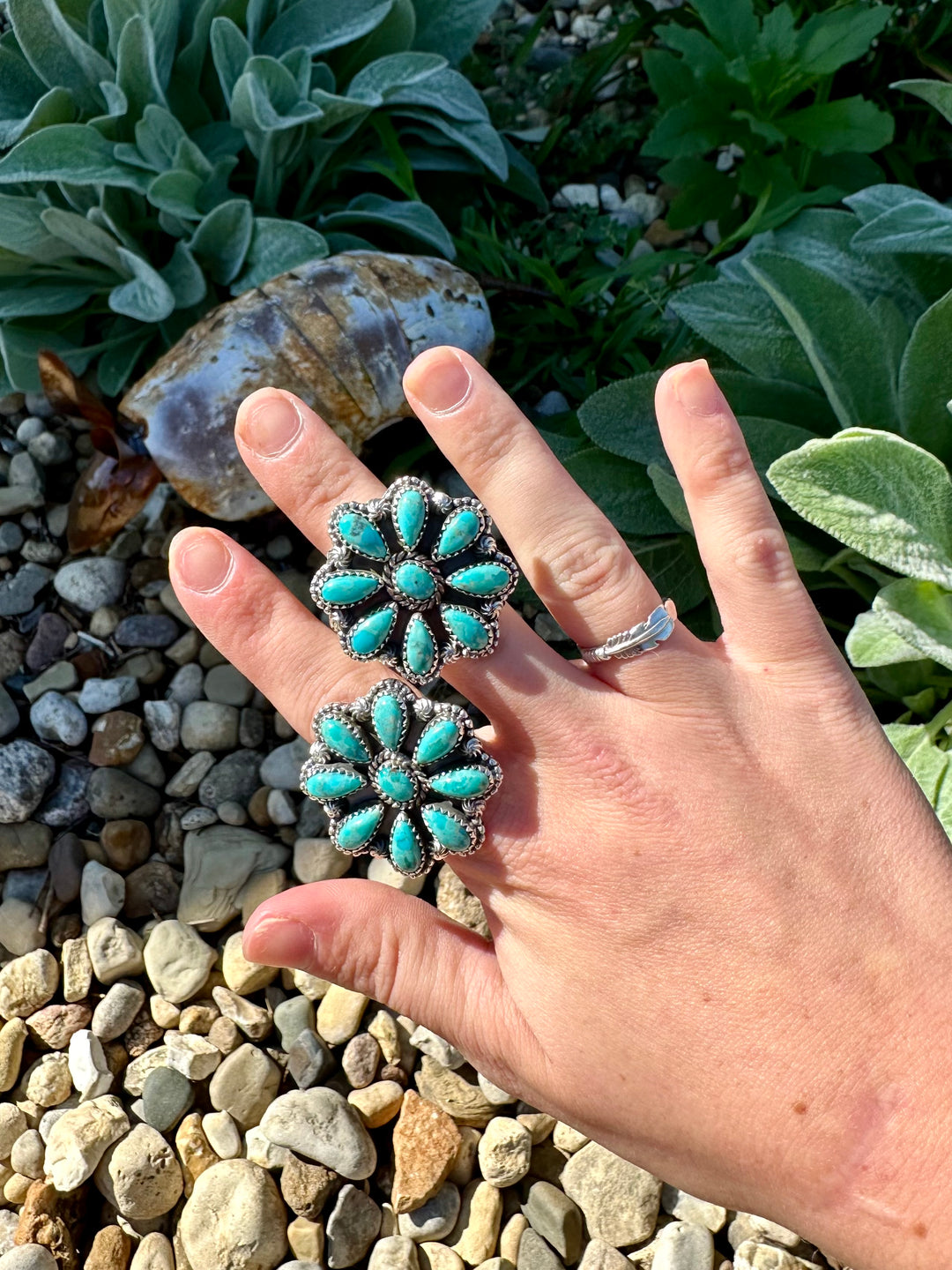 HaDa: Kingman Turquoise Flower Cluster Ring