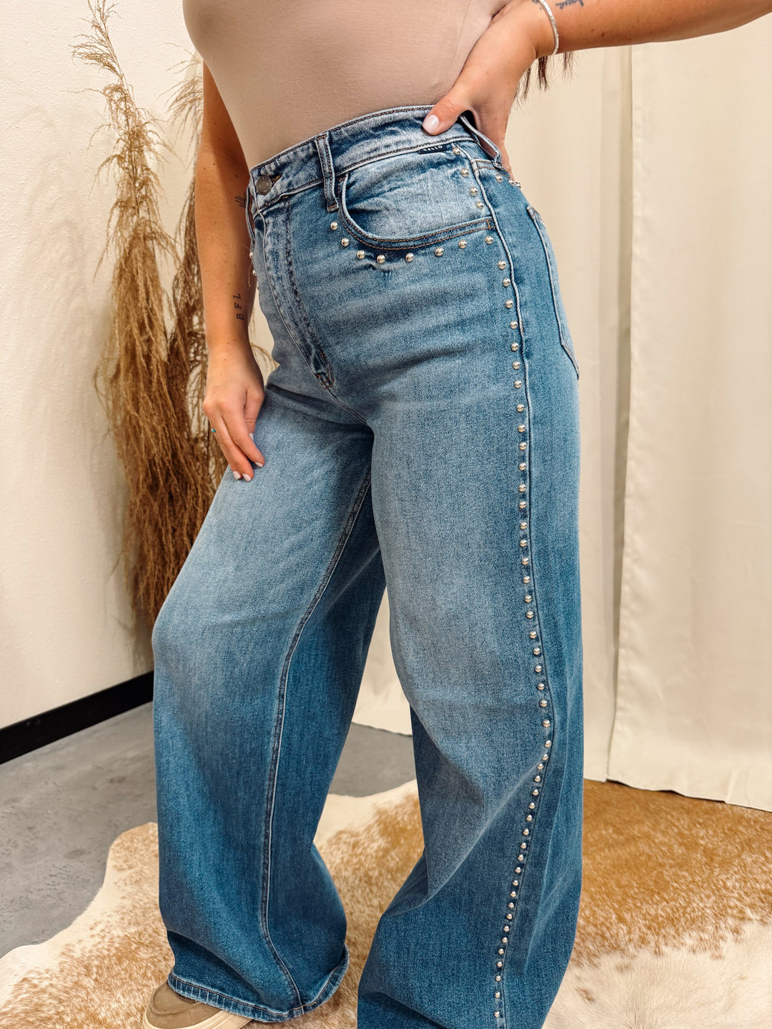 Cello: Hey Stud Jean