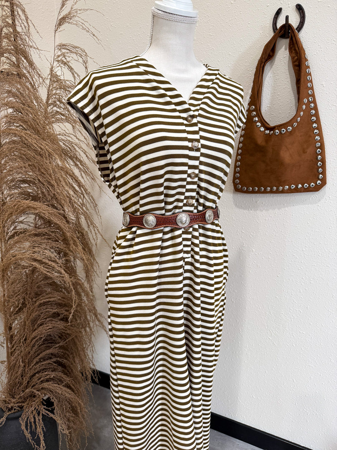 Stud Suede Shoulder Bag: Camel