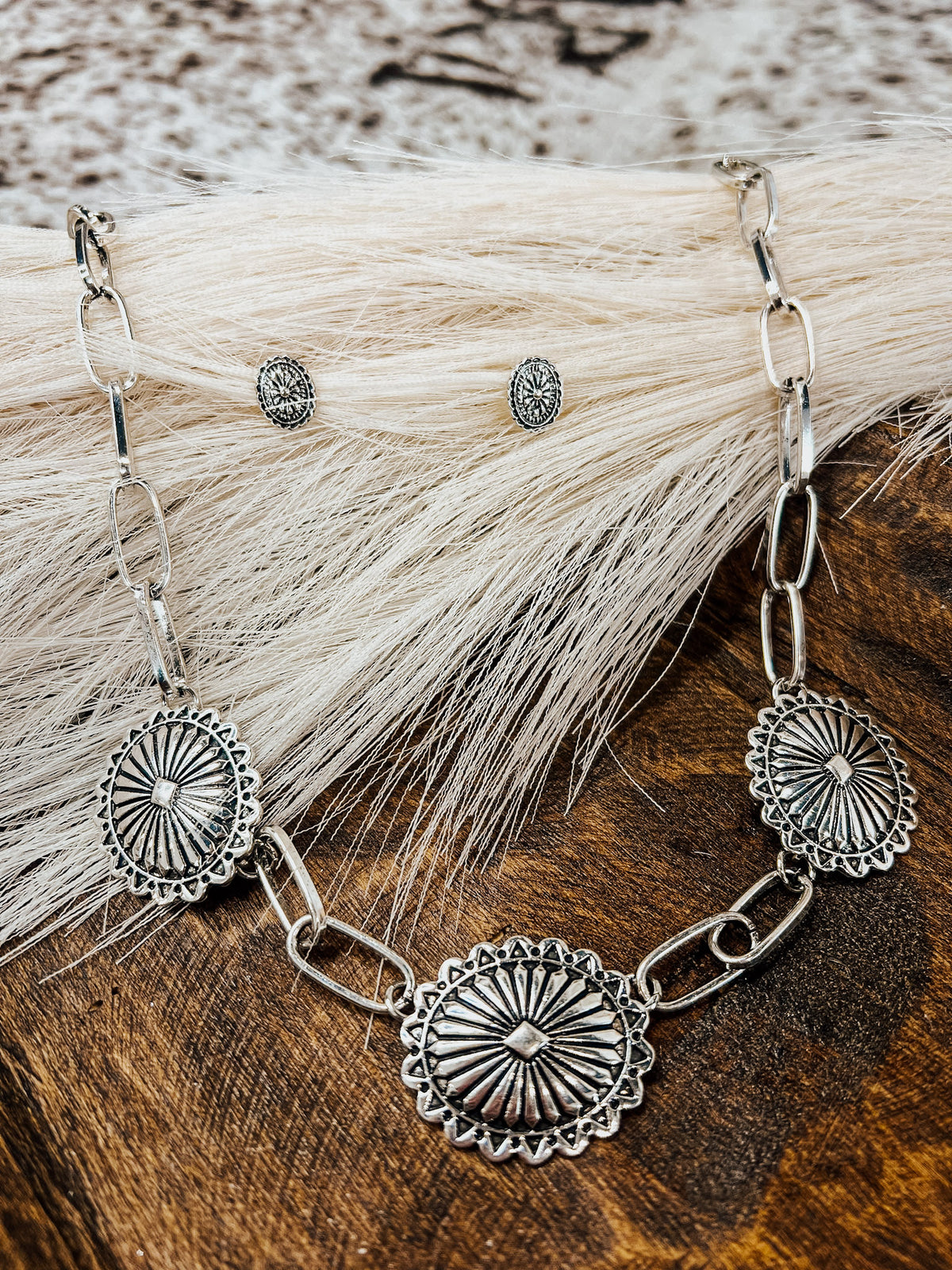 Cru Concho Necklace and Earrings
