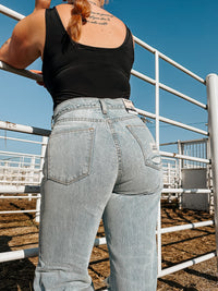 Ariat: Ultra High Rise Tomboy Straight Jean